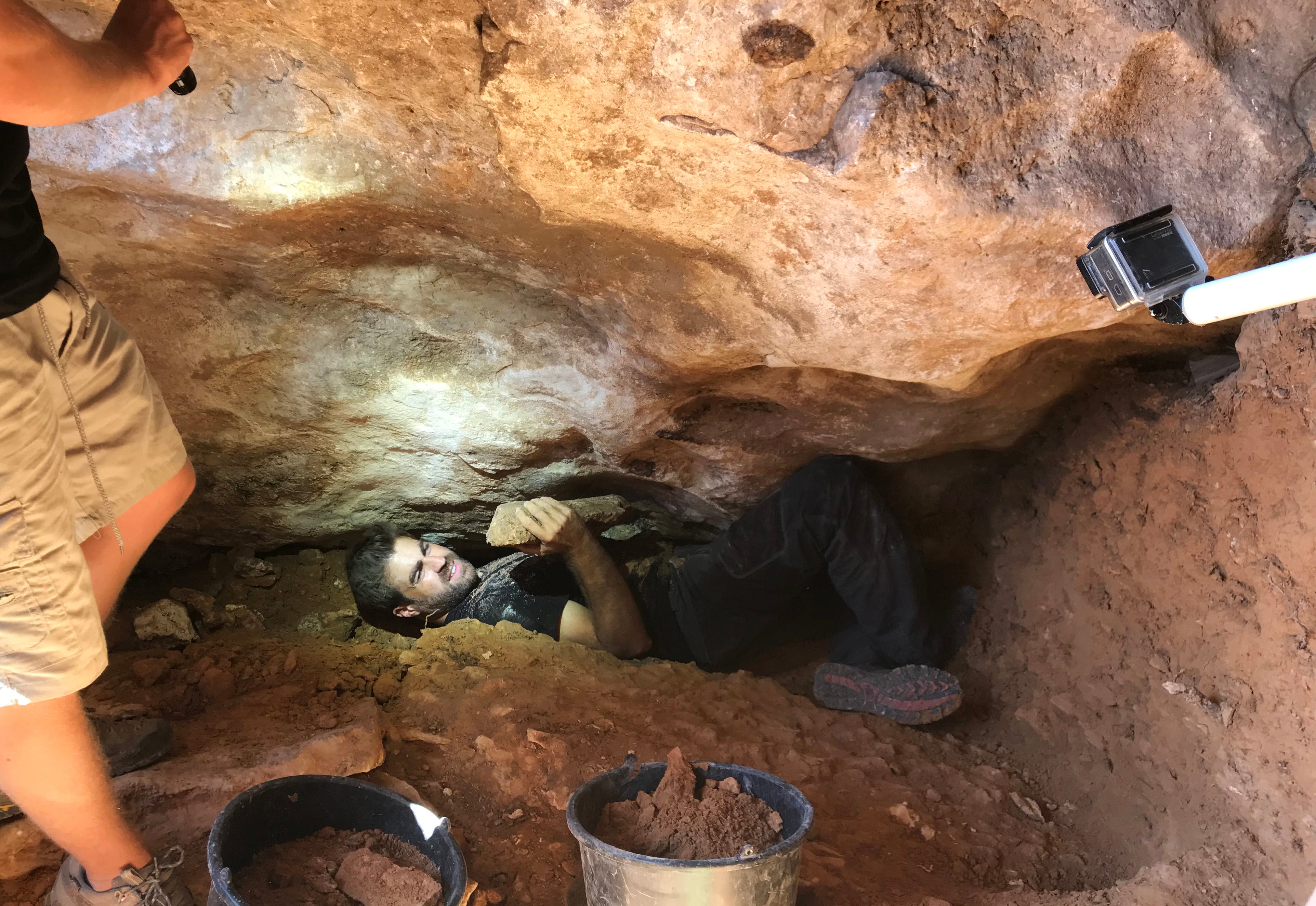 Los investigadores de la Cueva del Arco de Cieza descubren una gran cavidad “que abre una nueva puerta a la prehistoria” Los investigadores de la Cueva del Arco de Cieza descubren una gran cavidad “que abre una nueva puerta a la prehistoria”