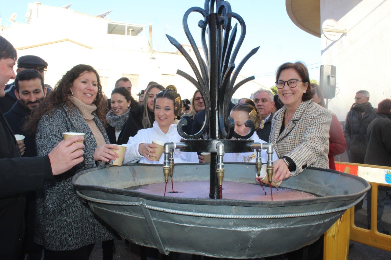 Más de 2.000 personas han participado en la Font del vi en el día de Sant Blai de Borriana Más de 2.000 personas han participado en la Font del vi en el día de Sant Blai de Borriana