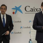 El consejero delegado de CaixaBank, Gonzalo Gortázar y el presidente de la entidad, José Ignacio Goirigolzarri, han presentado el balance de 2022