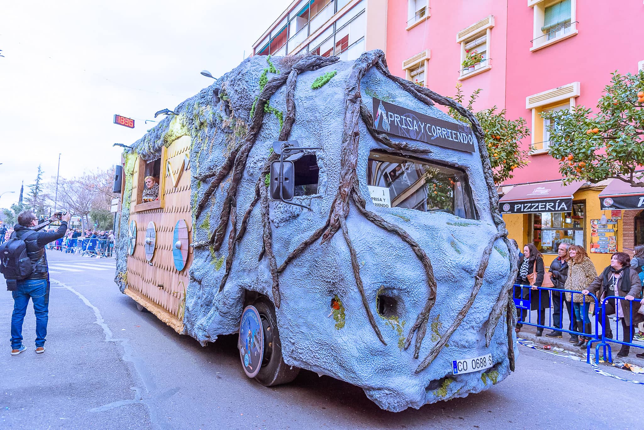 Los artefactos preparan la llegada del Carnaval de Badajoz Los artefactos preparan la llegada del Carnaval de Badajoz