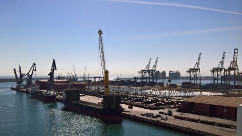 Perspectiva general del Puerto Marítimo de Sagunto