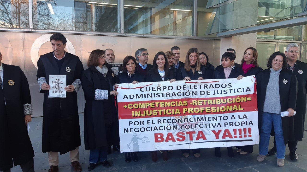 La huelga de los letrados de la Administración de Justicia provoca la suspensión de más de 900 actos procesales en Ciudad Real La huelga de los letrados de la Administración de Justicia provoca la suspensión de más de 900 actos procesales en Ciudad Real