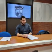 Rubén Rosón, concejal de Somos Oviedo, en la sala de prensa del Ayuntamiento
