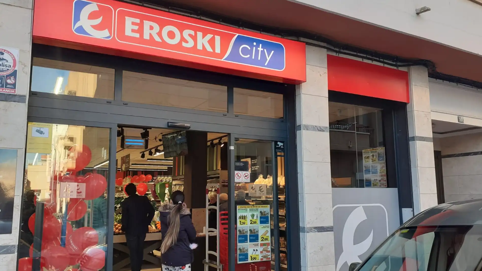 Un nuevo supermercado Eroski con ofertas en productos frescos abre en Palma. 