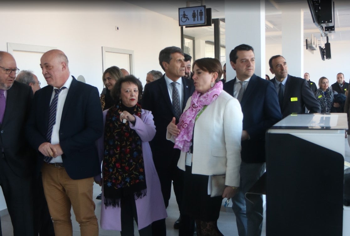 Una mesa técnica estudiará la viabilidad comercial del aeródromo Una mesa técnica estudiará la viabilidad comercial del aeródromo
