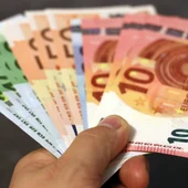 El limite de dinero que puedas llevaren efectivo en el coche para evitar multas El limite de dinero que puedas llevaren efectivo en el coche para evitar multas
