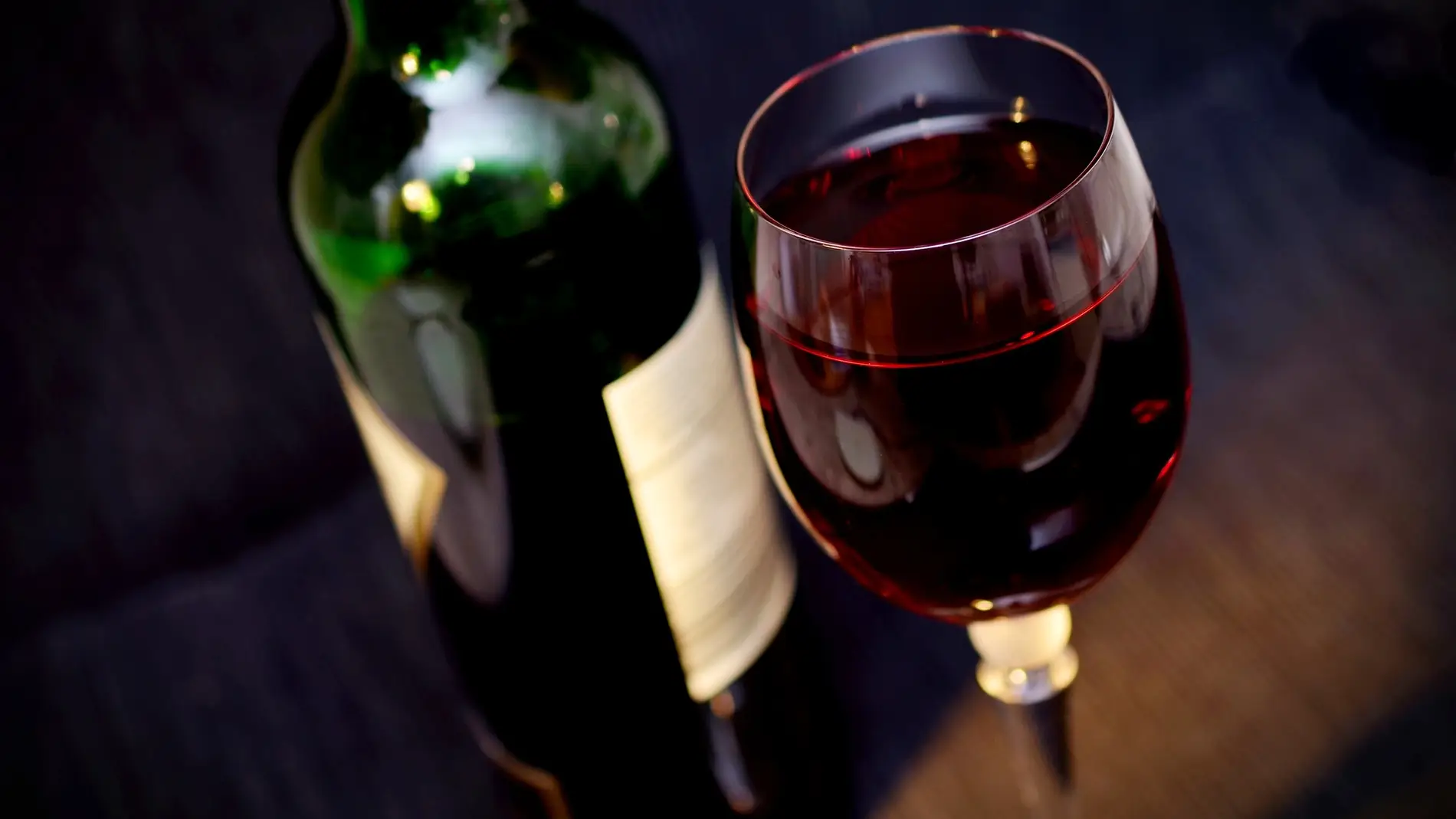 Así puede afectar a la salud tomar una copa de vino todos los días, según  un endocrinólogo