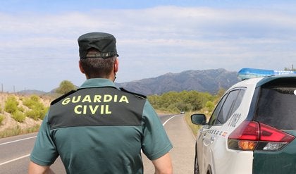La Guardia Civil investiga el tiroteo y persecución a un camión por la A-4 La Guardia Civil investiga el tiroteo y persecución a un camión por la A-4
