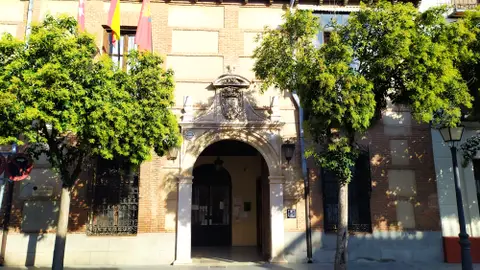 Casa de Socorro de Alcalá de Henares El Ayuntamiento de Alcalá de Henares alerta sobre la saturación en la Casa de Socorro por la falta de urgencias extrahospitalarias con personal médico en el Centro de Salud de Luis Vives