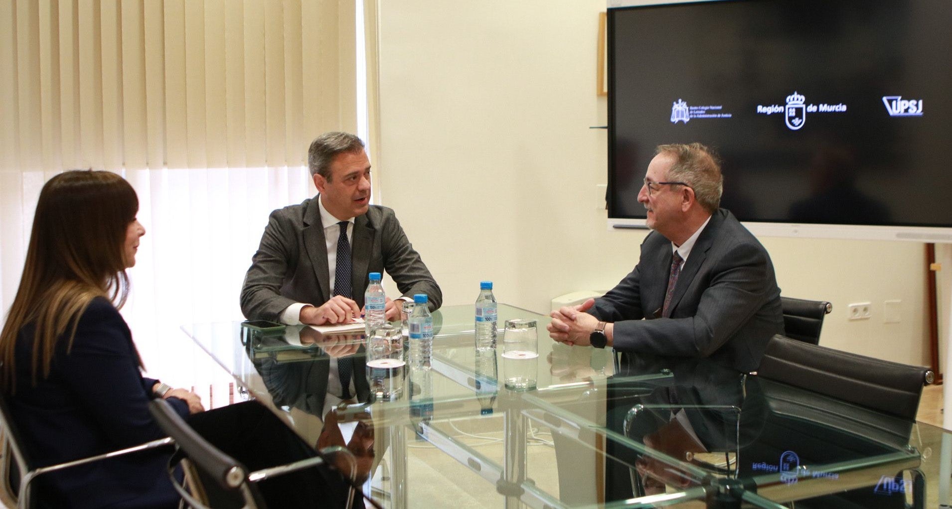 Cerca de 5.000 actuaciones judiciales aplazadas en la Región por la huelga de letrados de Justicia Cerca de 5.000 actuaciones judiciales aplazadas en la Región por la huelga de letrados de Justicia