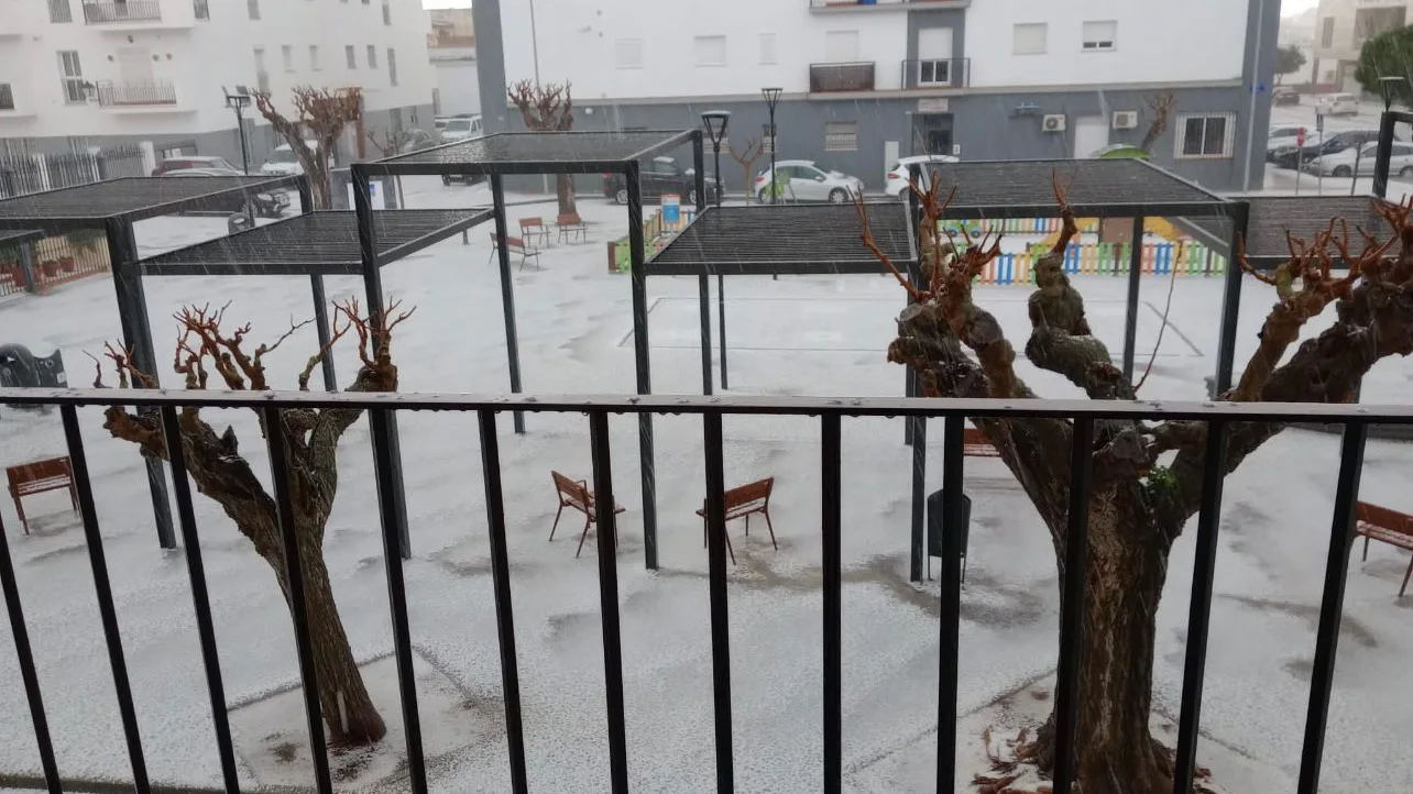 Un balcón en Bonanza, Sanlúcar de Barrameda Un balcón en Bonanza, Sanlúcar de Barrameda