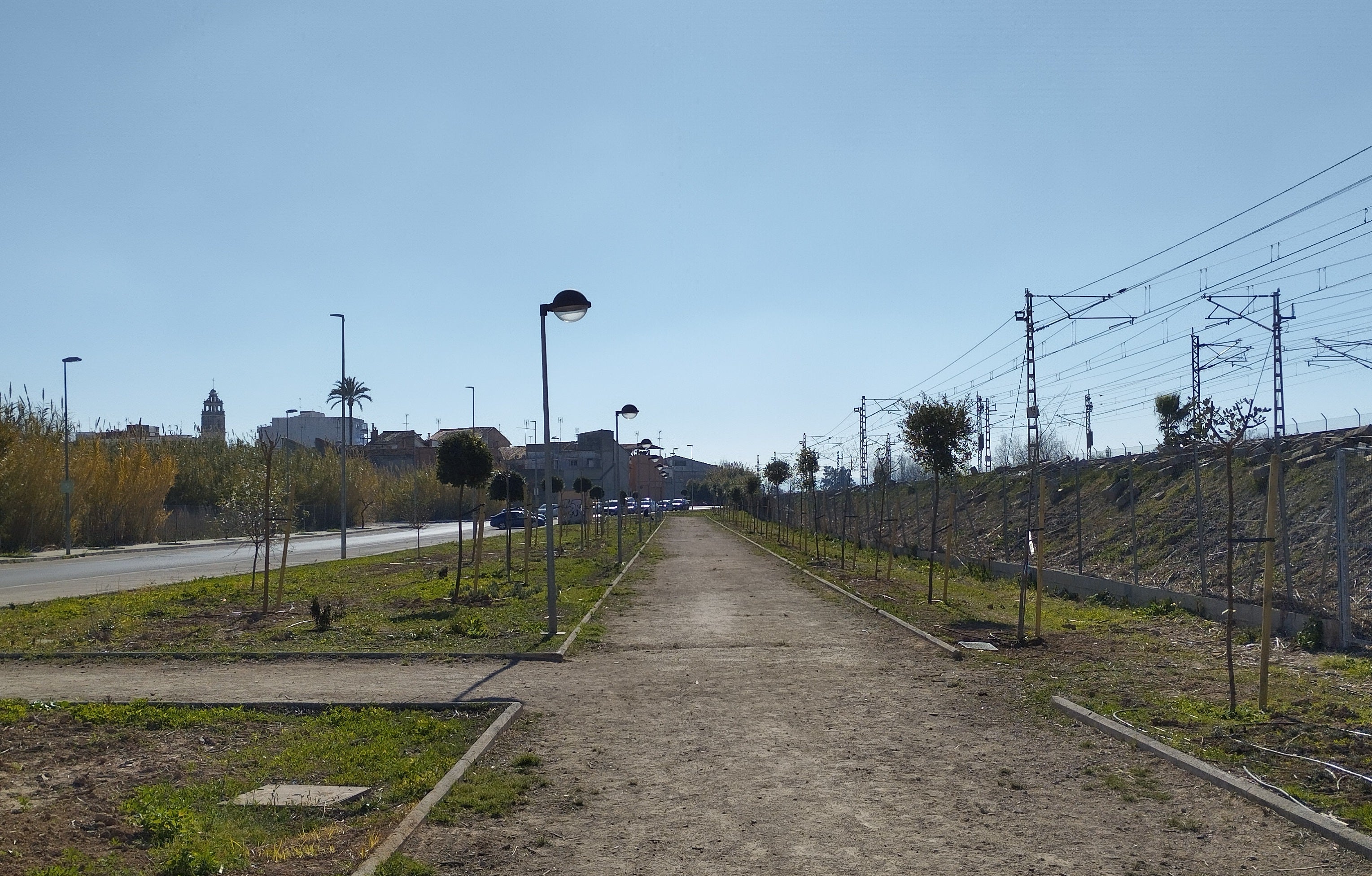 El barrio de Santa Bárbara de Carcaixent estrena una nueva zona verde de 10 mil metros cuadrados El barrio de Santa Bárbara de Carcaixent estrena una nueva zona verde de 10 mil metros cuadrados
