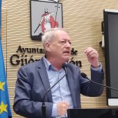 Rueda de prensa del concejal de Movilidad de Gijon, Aurelio Martín