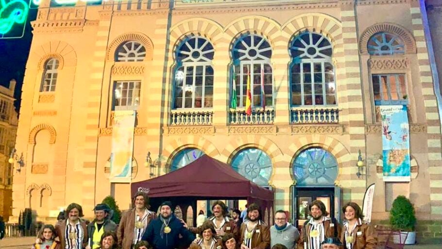 La Chirigota de Santo&ntilde;a en C&aacute;diz, Teatro Falla