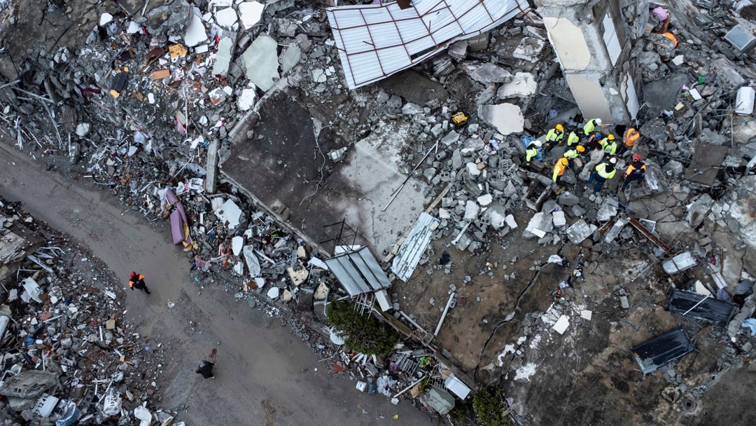 Así pueden los satélites ayudar a los equipos de rescate en los terremotos Así pueden los satélites ayudar a los equipos de rescate en los terremotos