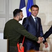 Zelenski junto a Macron y Scholz a su llegada a París