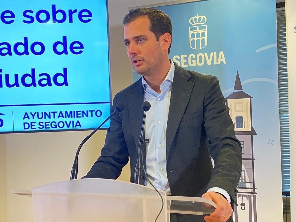 Pérez critica al Ayuntamiento por el retraso de pagos de horas extras a la Policía Local Pérez critica al Ayuntamiento por el retraso de pagos de horas extras a la Policía Local