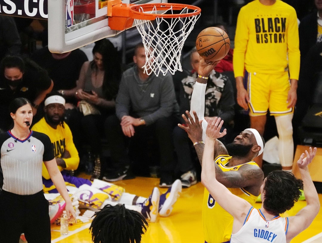 Rubén Amón indulta a LeBron James: "Como si en lugar de haber cumplido 38 años tuviera diez menos" Rubén Amón indulta a LeBron James: "Como si en lugar de haber cumplido 38 años tuviera diez menos"