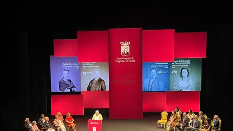 Acto de entrega de los honores y distinciones de Gijón en 2022 Acto de entrega de los honores y distinciones de Gijón en 2022