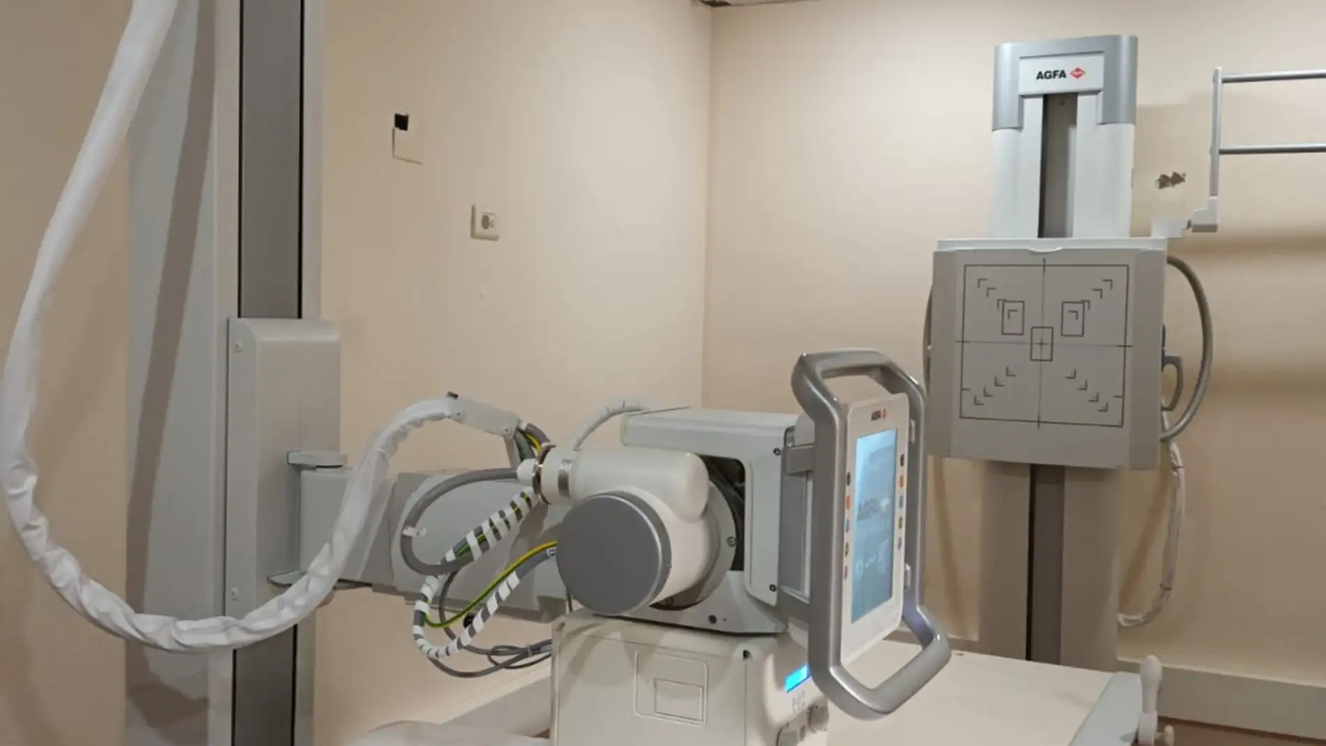 Equipo de radiología digital en el centro de salud de l’Alcora.