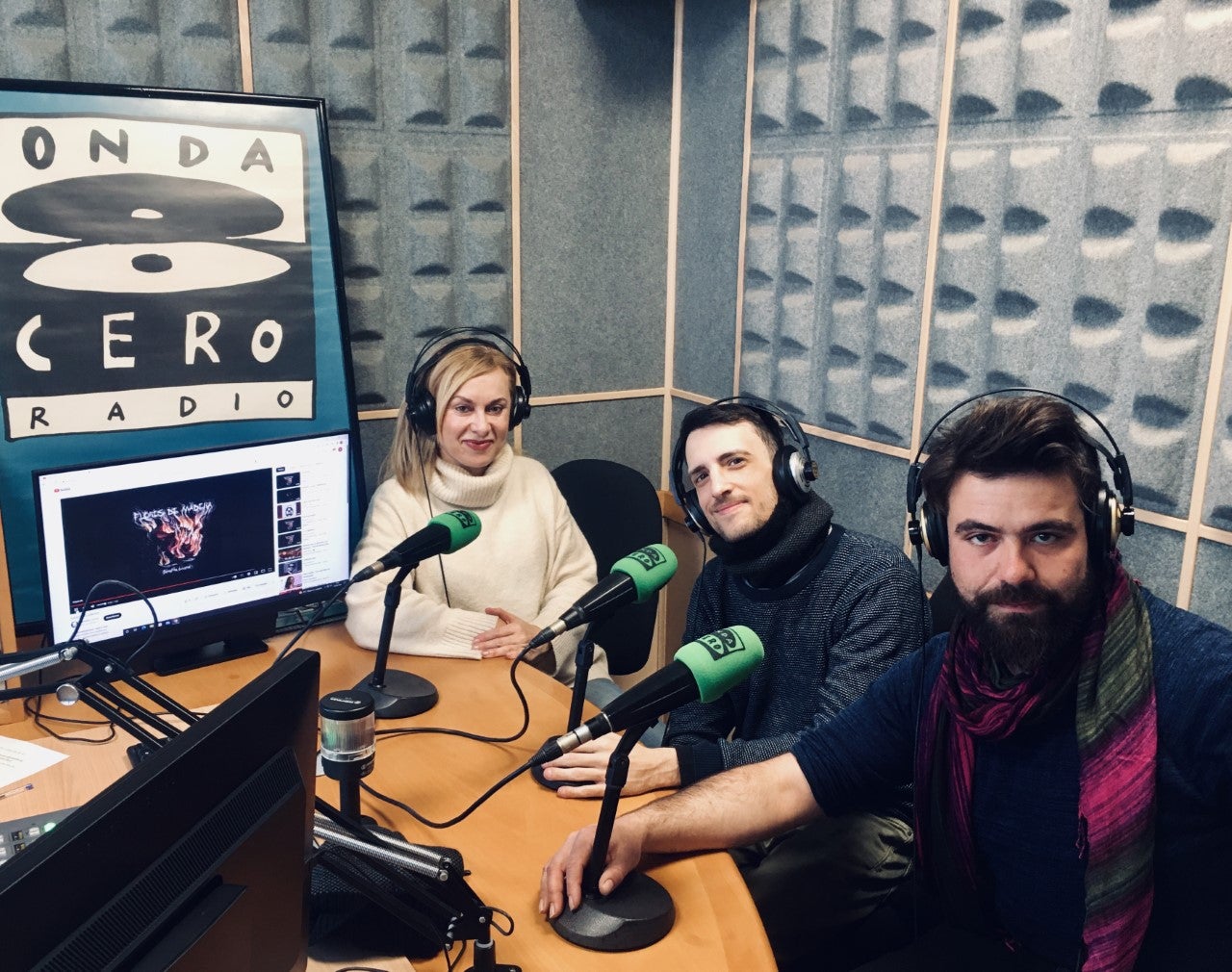 Bendita Locura presenta su primer disco en directo "Flores de madera" Bendita Locura presenta su primer disco en directo "Flores de madera"