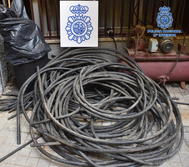 Detenido por robar cable de la línea de alta velocidad en Puertollano que ocultó 150 metros de este material Detenido por robar cable de la línea de alta velocidad en Puertollano que ocultó 150 metros de este material