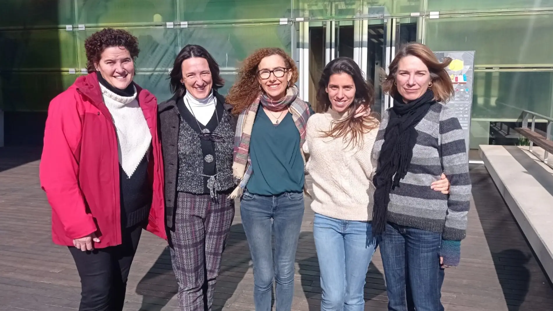Adela García, Rosa Isusi, Rocío Poveda, Sara Sánchez y Mónica García, investigadoras del grupo INVISIBLES.