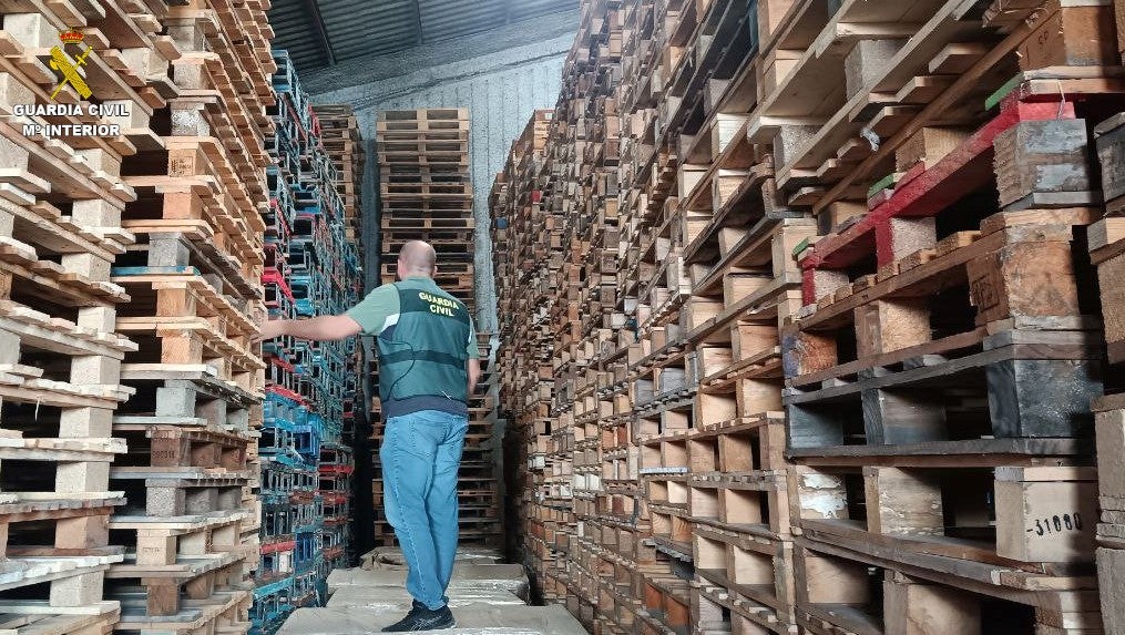 200.000€ en palés de madera: La Guardia Civil desarticula una banda criminal en Sagunto 200.000€ en palés de madera: La Guardia Civil desarticula una banda criminal en Sagunto