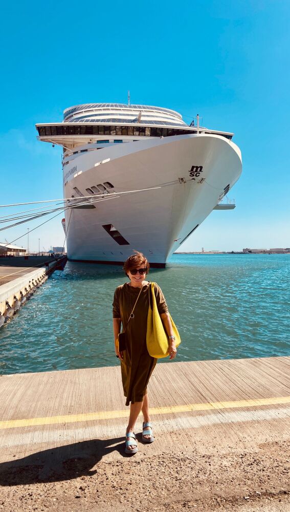 Eva Miquel, del equipo de 'Gente viajera' en el puerto