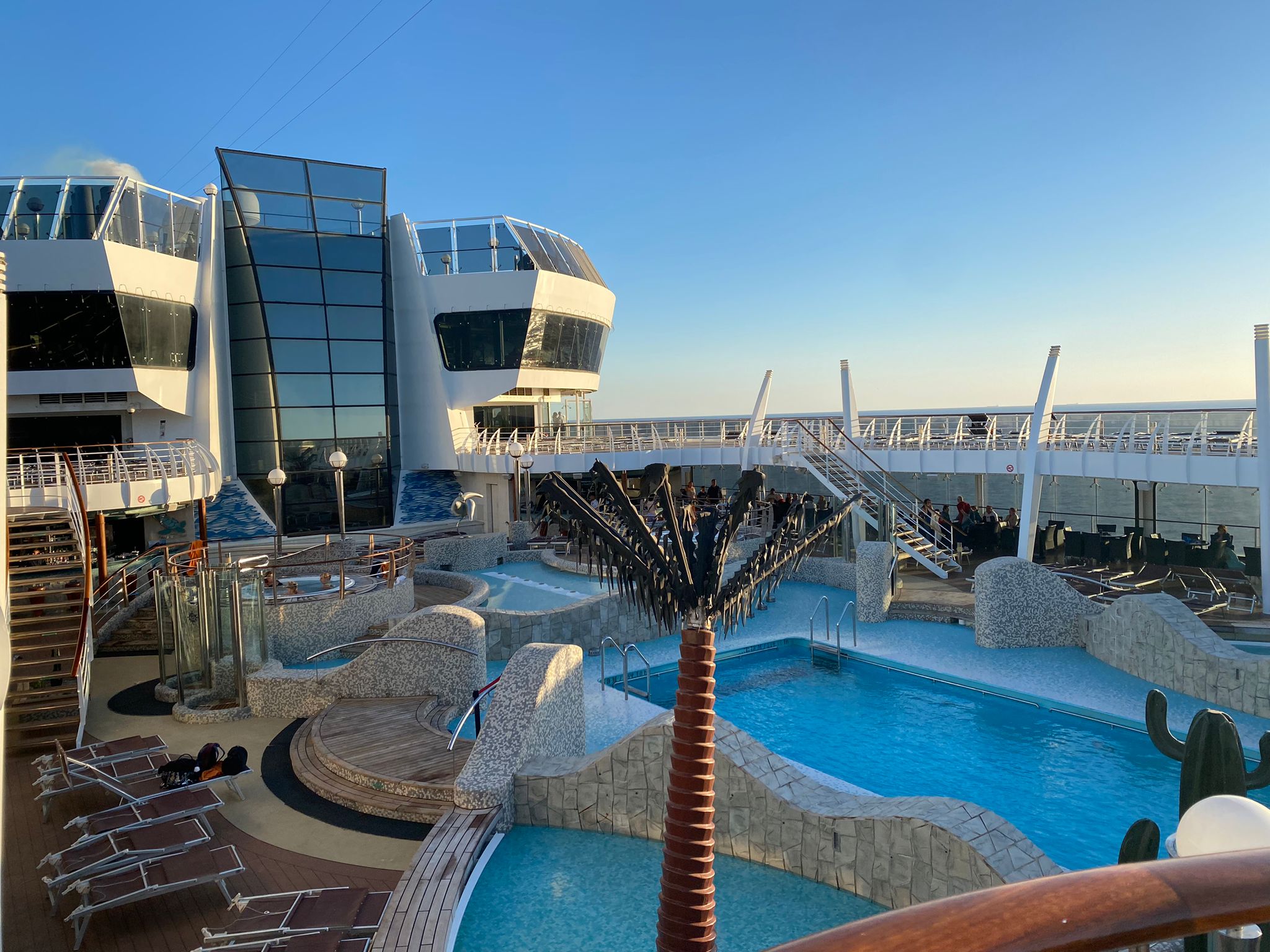 Recorriendo el Mar Rojo en un crucero Recorriendo el Mar Rojo en un crucero