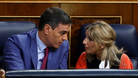 Pedro S&aacute;nchez y Yolanda D&iacute;az, en el Congreso de los Diputados.