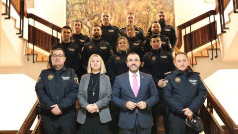 Benllloch recibe a los 13 nuevos agentes que se han incorporado a la Policía Local Benllloch recibe a los 13 nuevos agentes que se han incorporado a la Policía Local