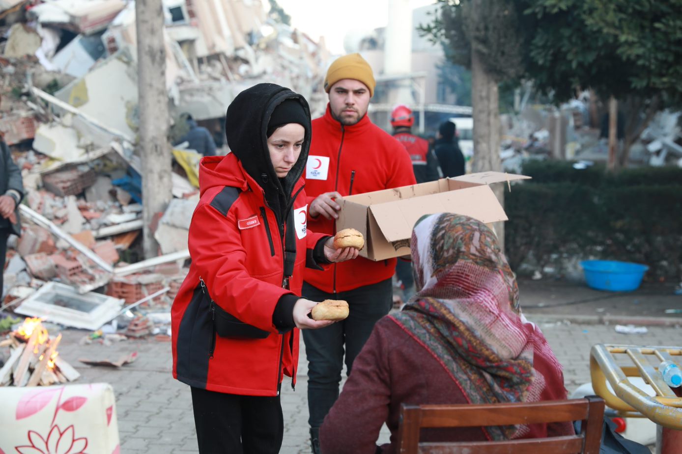 Cruz Roja Española envía 105 toneladas de ayuda humanitaria a Turquía y Siria Cruz Roja Española envía 105 toneladas de ayuda humanitaria a Turquía y Siria