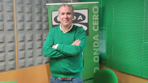 Portavoz municipal del PP en Pontevedra Rafa Domínguez en el estudio de Onda Cero Pontevedra