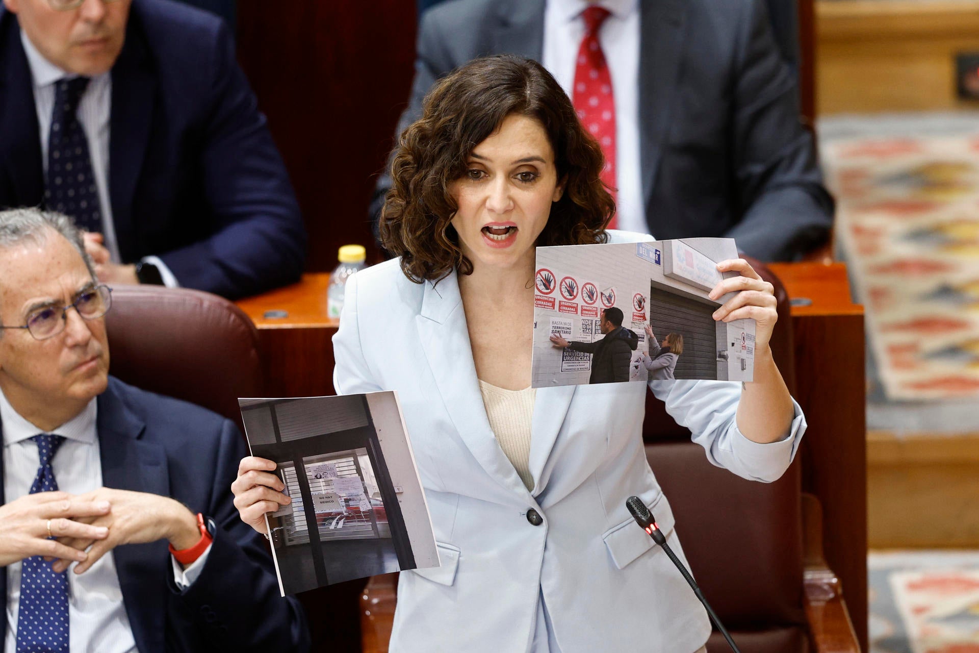 Ayuso defiende su prohibición de propaganda sindical en los centros de salud: "Es asqueroso y hay que obligar a acabar con ello" Ayuso defiende su prohibición de propaganda sindical en los centros de salud: "Es asqueroso y hay que obligar a acabar con ello"