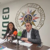 Mari Carmen Ramírez, coordinadora de Extensión Universitaria, y Pedro Jesús Sánchez, director de la UNED de Ciudad Real Mari Carmen Ramírez, coordinadora de Extensión Universitaria, y Pedro Jesús Sánchez, director de la UNED de Ciudad Real