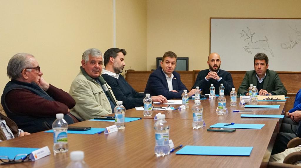 Mazón aboga en Algemesí por el relevo generacional para la continuidad de la agricultura Mazón aboga en Algemesí por el relevo generacional para la continuidad de la agricultura
