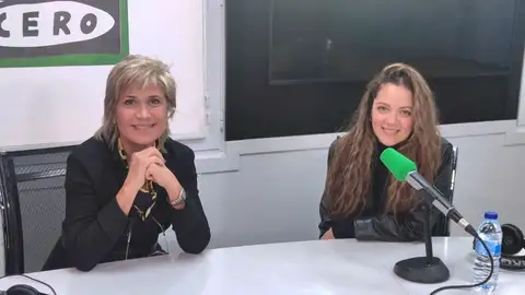 Julia Otero y Natalia Lafourcade Julia Otero y Natalia Lafourcade