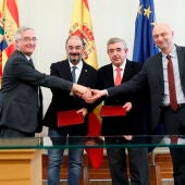 El jefe del Ejecutivo aragonés, Javier Lambán, preside la firma del acuerdo con Fertinagro Biotech