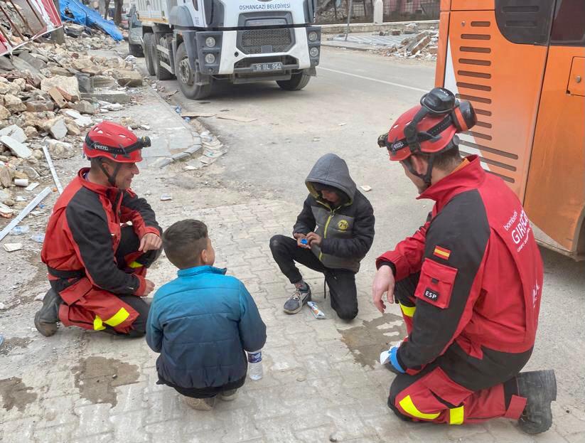Enrique Torres, un bombero conquense en los rescates de Turquía tras el terremoto Enrique Torres, un bombero conquense en los rescates de Turquía tras el terremoto