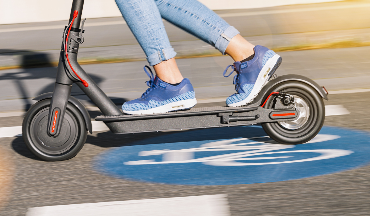 Asociación de patinetes de Vitoria: “Los patinetes tienen que salir ya de las aceras” Asociación de patinetes de Vitoria: “Los patinetes tienen que salir ya de las aceras”