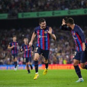 Los jugadores del Barça celebran un gol en el Camp Nou