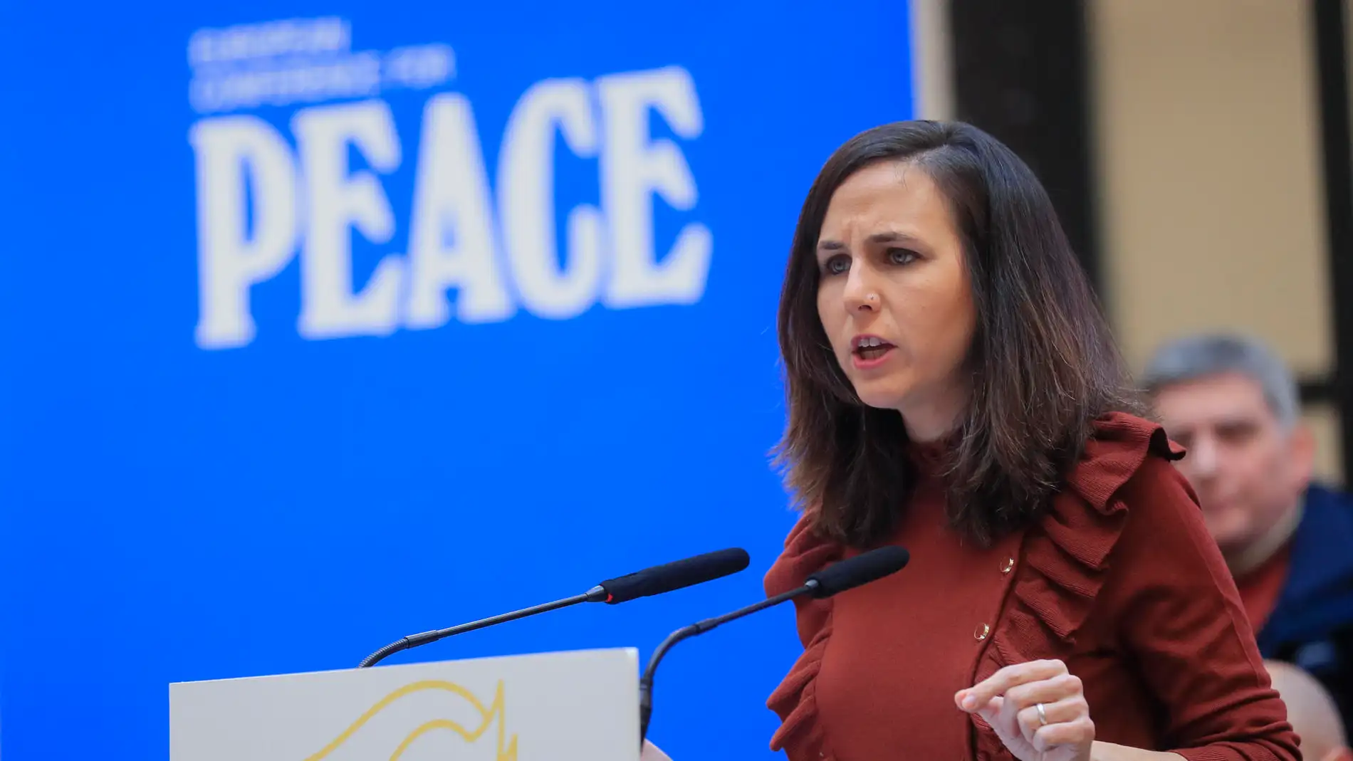 La líder de Podemos y ministra de Derechos Sociales, Ione Belarra, interviene en la III Conferencia Europea por la Paz, este viernes en Madrid. 