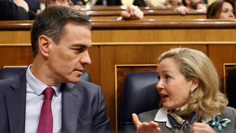 Pedro S&aacute;nchez y Nadia Calvi&ntilde;o en el Congreso de los Diputados