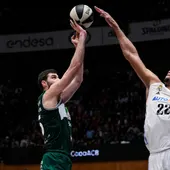 Unicaja vuelve a dar la sorpresa y elimina al Real Madrid en semifinales de la Copa del Rey Unicaja vuelve a dar la sorpresa y elimina al Real Madrid en semifinales de la Copa del Rey