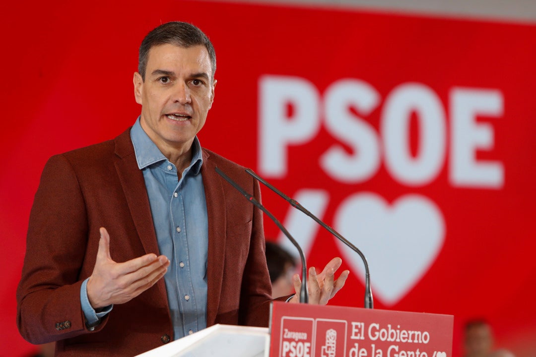 Pedro Sánchez anuncia el mayor reparto de un gobierno en becas: 2.520 millones Pedro Sánchez anuncia el mayor reparto de un gobierno en becas: 2.520 millones