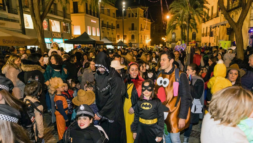 carnaval 2023 en la Plaça de Baix de Elche. carnaval 2023 en la Plaça de Baix de Elche.