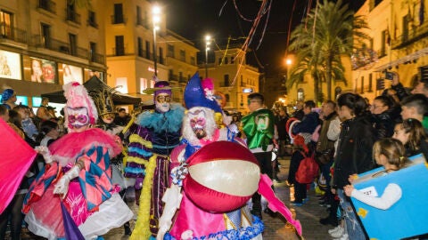 Carnaval de 2023 en la Plaça de Baix de Elche. Carnaval de 2023 en la Plaça de Baix de Elche.