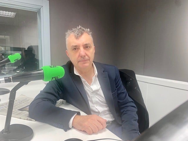 Manuel Vilas: "El amor es la búsqueda del placer entre dos" Manuel Vilas: "El amor es la búsqueda del placer entre dos"