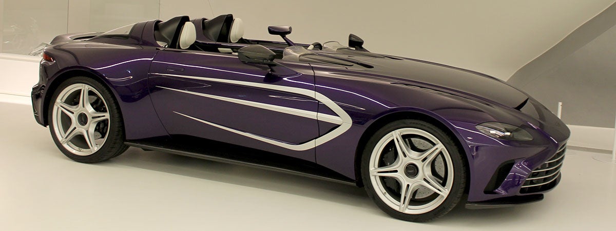 Un recorrido por los coches de ayer y del futuro Un recorrido por los coches de ayer y del futuro
